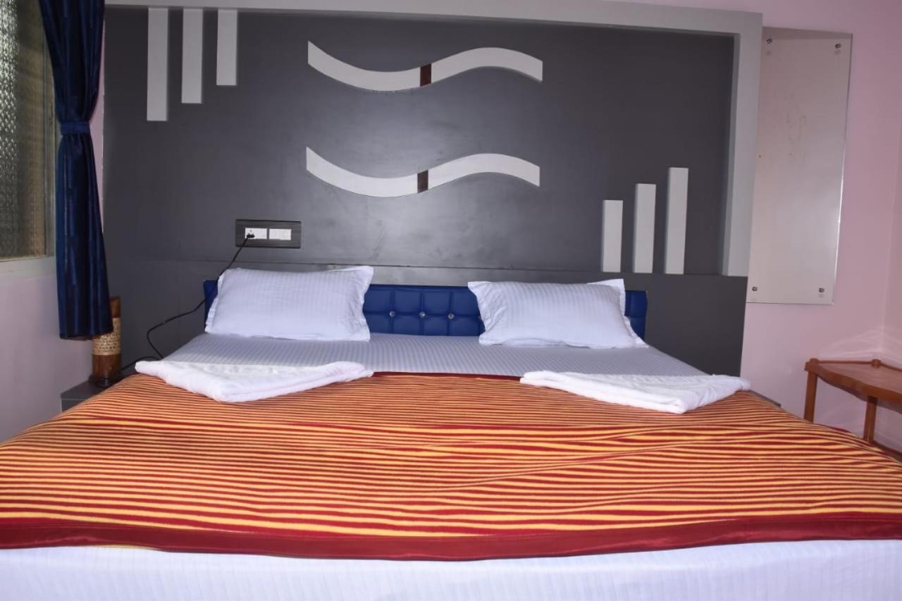 Coconut Homestay Hampi Eksteriør bilde