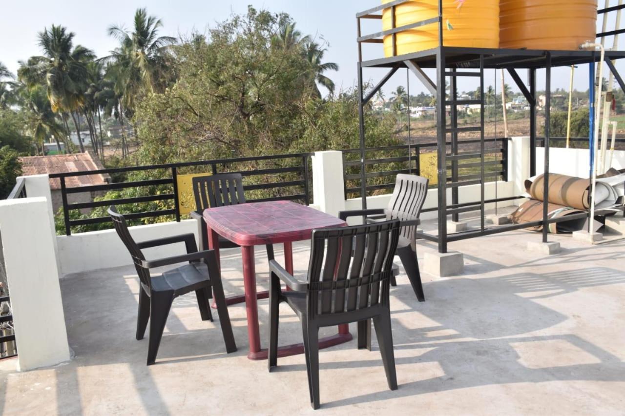Coconut Homestay Hampi Eksteriør bilde
