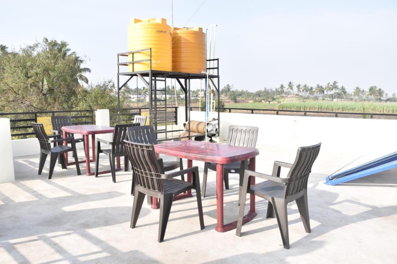 Coconut Homestay Hampi Eksteriør bilde